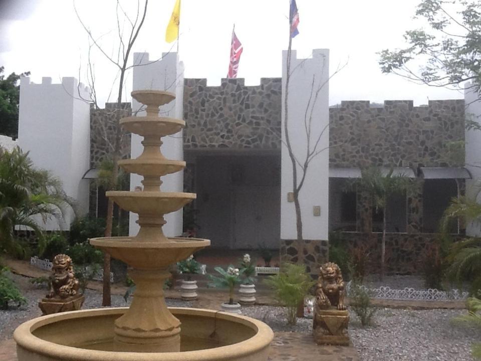 Thai Castle Resort Ban Thap Sila Extérieur photo